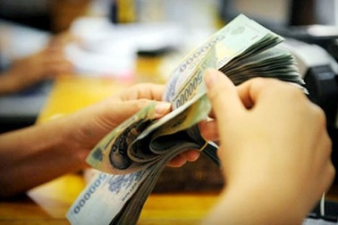 Người dân loanh quanh tìm cách giữ tiền