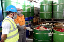 Tiêu hủy hơn 6.000 chai thuốc bảo vệ thực vật chứa chất cấm