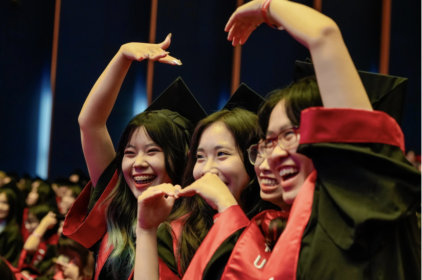 Foreign Trade University's floor score is 24 points, up from last year - 2 Điểm sàn ĐH Ngoại thương 24 điểm, tăng so với năm ngoái - 2