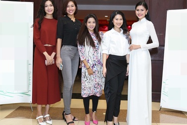 HH Thùy Dung, Ngọc Thanh Tâm cùng dàn sao giúp trò nghèo Đắk Nông