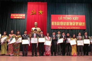 Nghệ An: Gần 380 giáo viên dạy giỏi cấp tỉnh năm 2011 