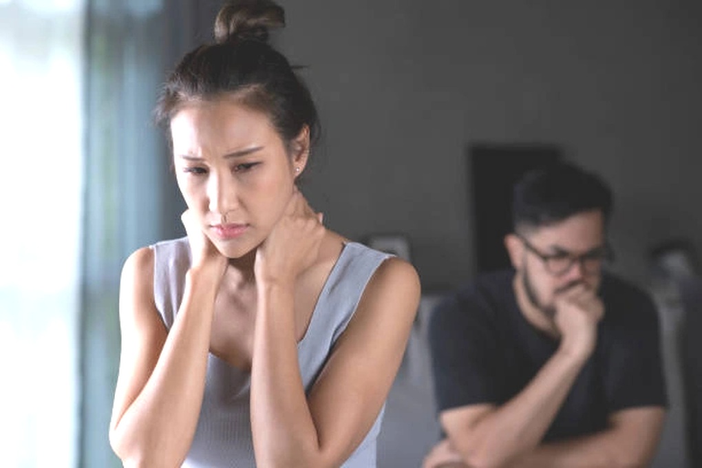 Vợ say nắng người đàn ông khác nhưng tôi không dám nổi giận - 1 Vợ say nắng người đàn ông khác nhưng tôi không dám nổi giận - 1