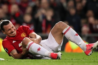 Ibrahimovic chấn thương nặng, có nguy cơ nghỉ hết mùa