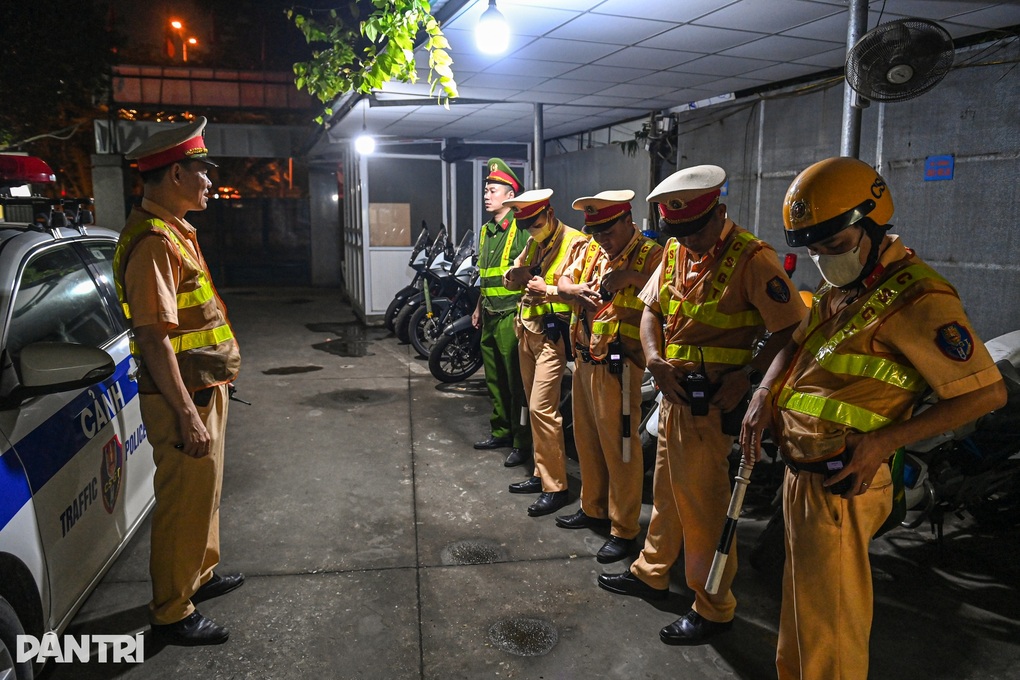 Lực lượng CSGT trong sự nghiệp xây dựng, bảo vệ Tổ quốc giai đoạn 1986-1995 - 1 Lực lượng CSGT trong sự nghiệp xây dựng, bảo vệ Tổ quốc giai đoạn 1986-1995 - 1