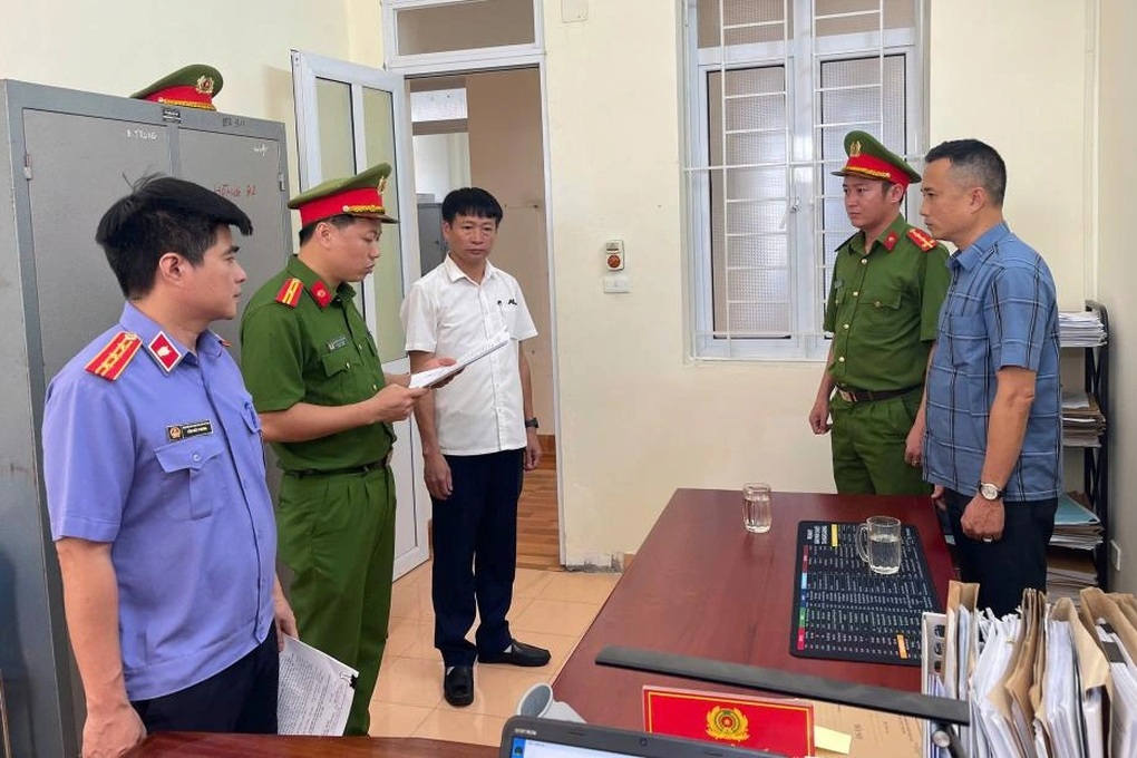 Khởi tố một giám đốc doanh nghiệp mua bán trái phép hóa đơn - 1 Khởi tố một giám đốc doanh nghiệp mua bán trái phép hóa đơn