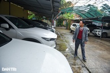 Lạ lùng ngôi làng ở Hà Nội dân "đổi đời" nhờ trắng đêm canh… ô tô