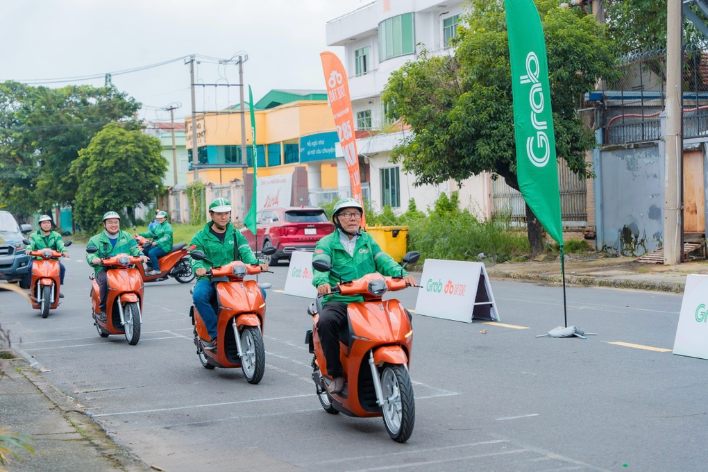 Grab Vietnam та Dat Bike співпрацюють для підтримки водіїв зелених технологій - 2 Grab Việt Nam và Dat Bike hợp tác hỗ trợ tài xế công nghệ chuyển đổi xanh - 2