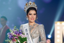 Người đẹp Trâm Anh đăng quang Hoa hậu Quý bà Quốc tế 2023