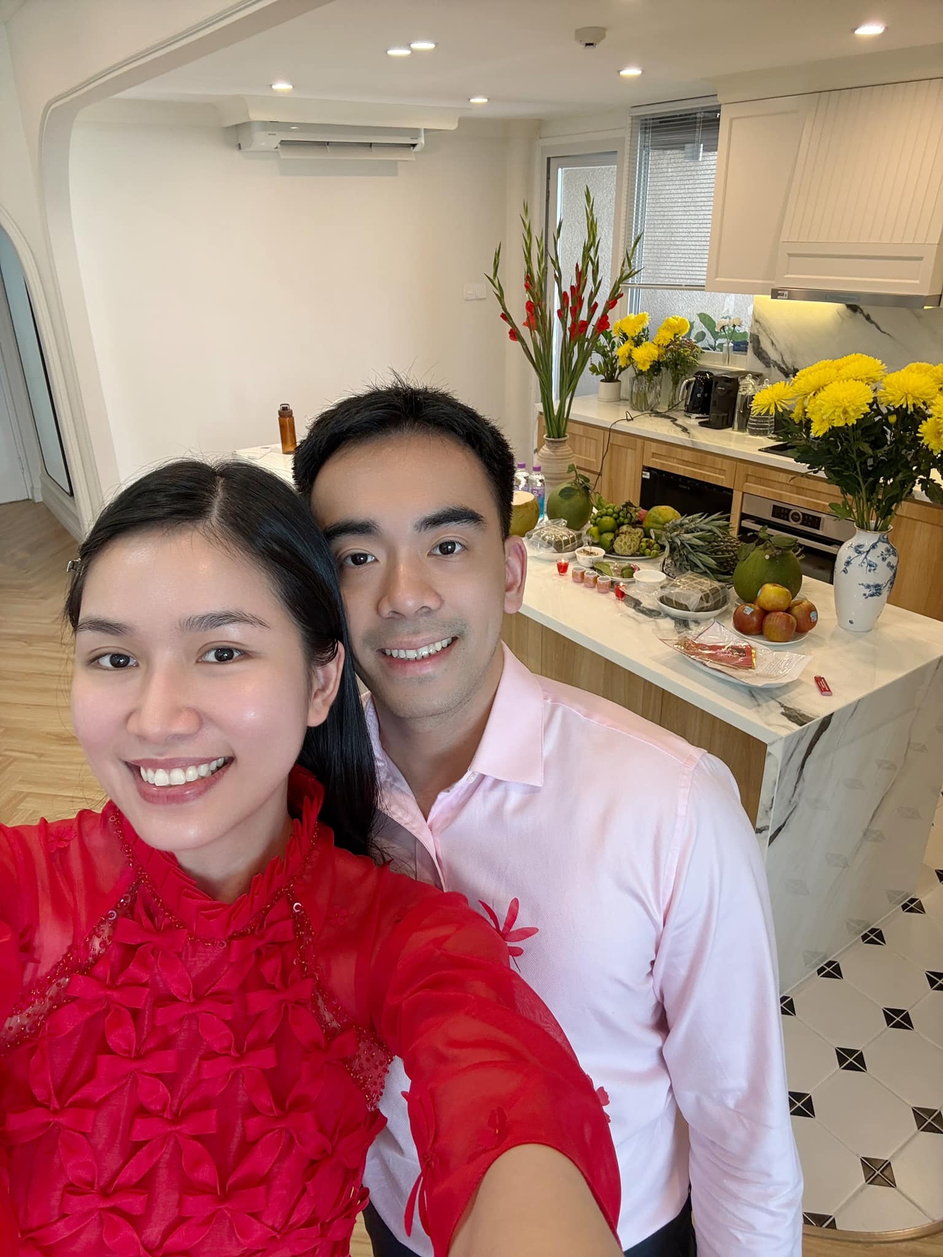 Á hậu giỏi tiếng Pháp học tiến sĩ ở tuổi 27, viên mãn bên chồng tri thức - 13