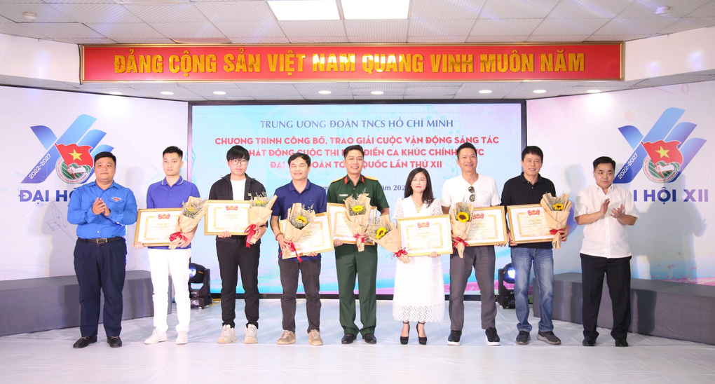 Công bố ca khúc chính thức của Đại hội Đoàn toàn quốc XII - 2 Công bố ca khúc chính thức của Đại hội Đoàn toàn quốc XII - 2