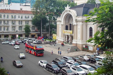 Cấm xe lưu thông quanh Nhà hát TPHCM sáng cuối tuần