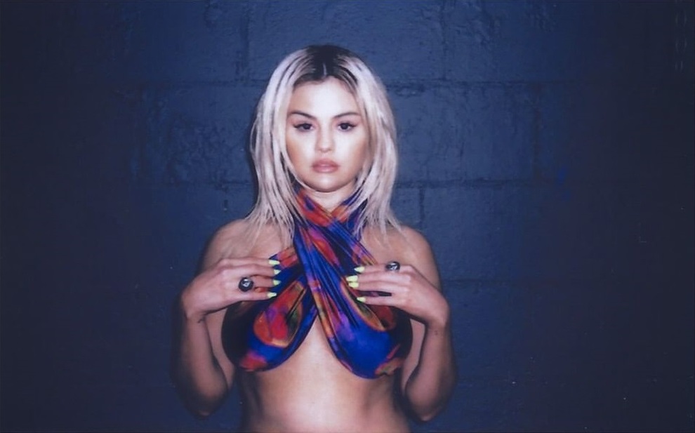 Vì đâu Selena Gomez bỗng lột xác nóng bỏng thế này? - 7 Vì đâu Selena Gomez bỗng lột xác nóng bỏng thế này? - 7