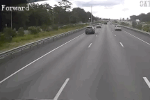 Tai nạn kinh hoàng vì ô tô chạy bám đuôi và gặp xe phía trước phanh gấp