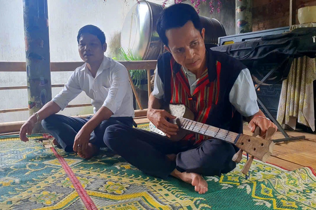 Báu vật làm từ những tàn tích của chiến tranh - 3 Báu vật làm từ những tàn tích của chiến tranh - 3
