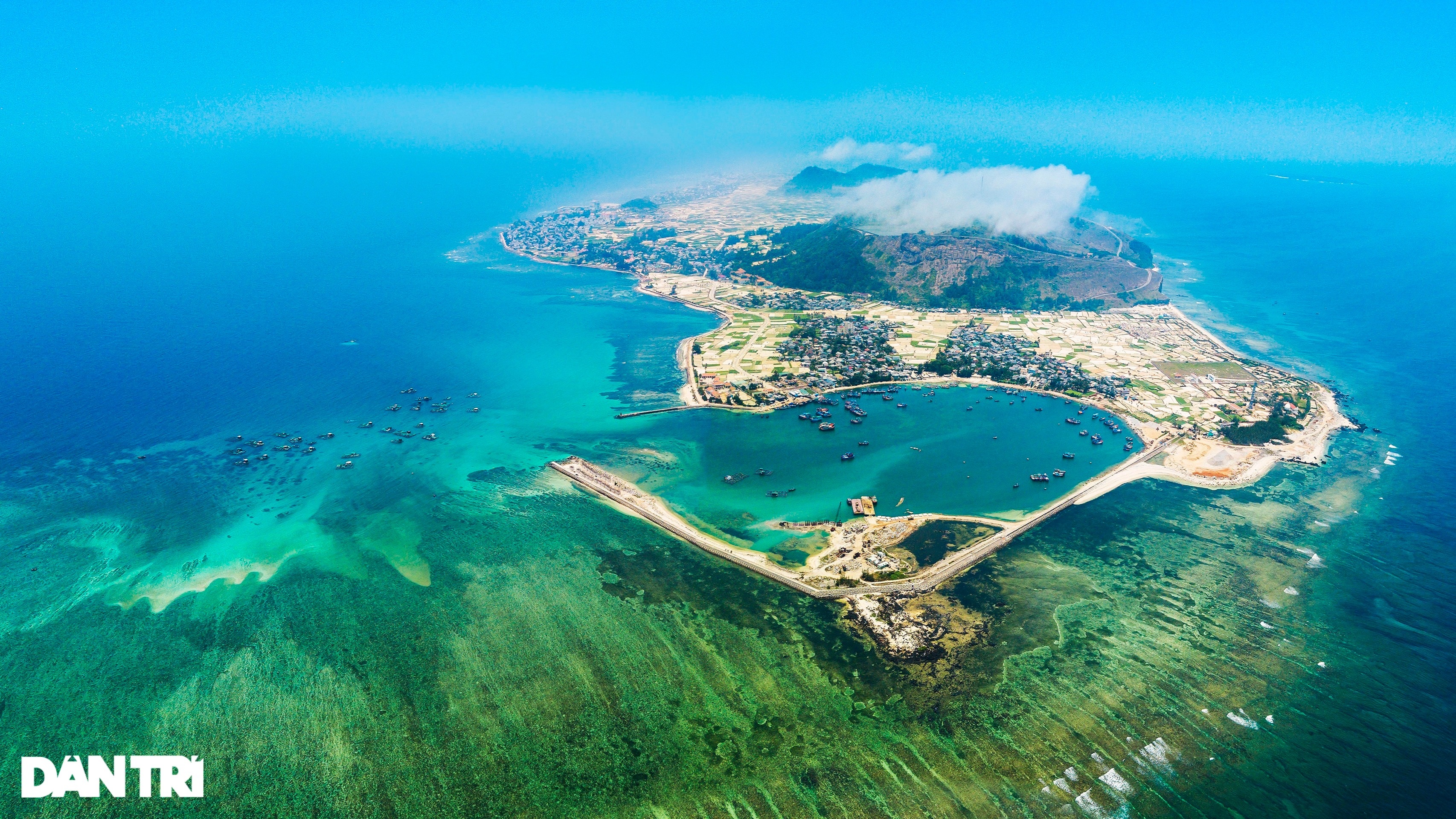 Núi lửa triệu năm tuổi và những cảnh đẹp hút hồn du khách ở đảo Lý Sơn - 1