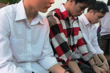 Giết bạn cùng phục vụ nhà hàng rồi phi tang