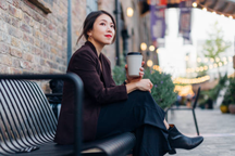 Ở thành phố lương 23-24 triệu/tháng hay về quê lấy chồng lương 10 triệu?