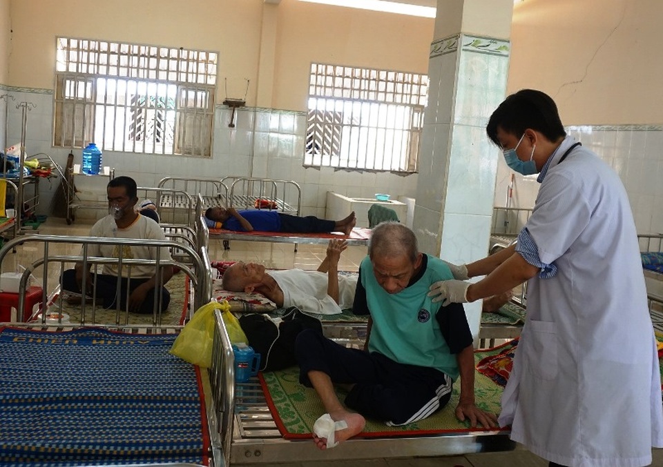 Chuyện ở nơi nửa đêm nhiều người thức dậy đánh nhau với... cột nhà - 1 Chuyện ở nơi nửa đêm nhiều người thức dậy đánh nhau với... cột nhà - 1
