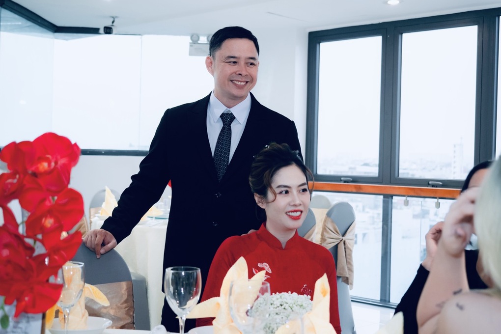 Người đàn ông ở TPHCM xăm giấy đăng ký kết hôn lên tay để thể hiện tình yêu - 2 Người đàn ông ở TPHCM xăm giấy đăng ký kết hôn lên tay để thể hiện tình yêu - 2