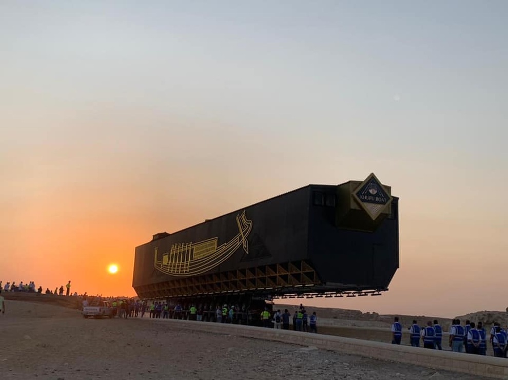 Choáng với cảnh vận chuyển thuyền cổ 4600 tuổi của Pharaoh Ai Cập - 5