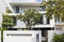 Biệt thự hơn 200m2 với khu vườn xanh như "rừng nhiệt đới" ở Sài Gòn