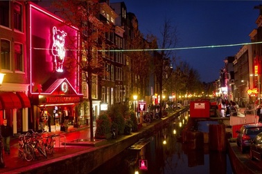 Hà Lan quyết tuyên chiến với tình trạng “vô pháp” ở phố đèn đỏ