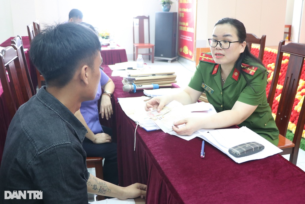 Ngày rời trại thấm đẫm tình người của thanh niên từng lạc lối vì tình yêu - 1 Ngày rời trại thấm đẫm tình người của thanh niên từng lạc lối vì tình yêu - 1