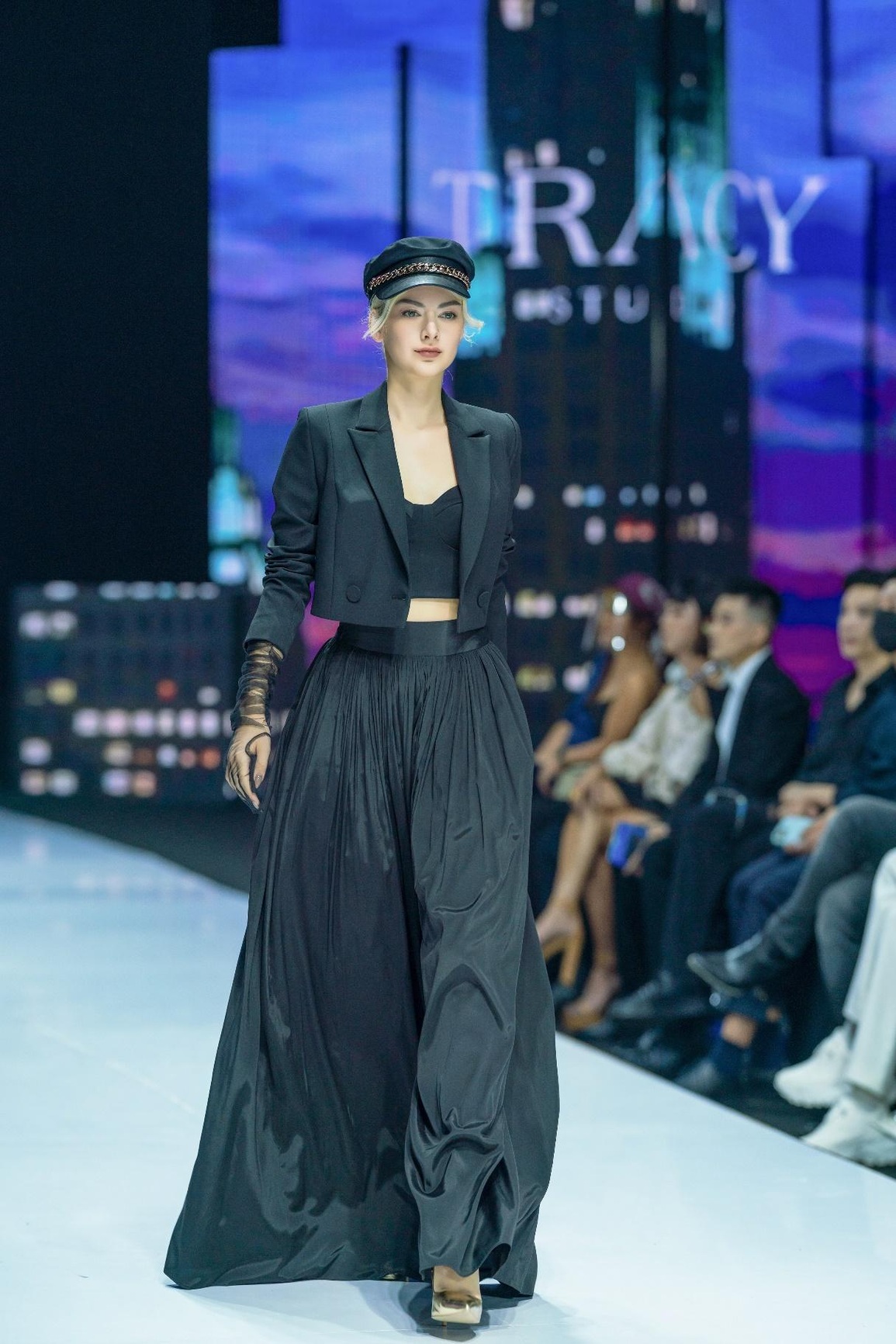 Ra mắt bộ sưu tập The Manhattan Night Fall 2021-2022 - 5 Ra mắt bộ sưu tập The Manhattan Night Fall 2021-2022 - 5