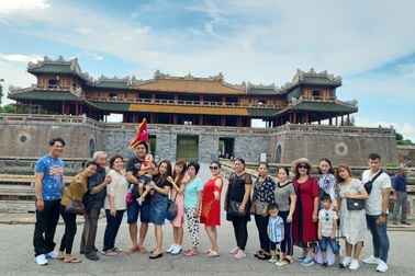 Mừng sinh nhật tuổi 12, Du Lịch Việt tung ngàn tour ưu đãi giảm đến 12 triệu đồng