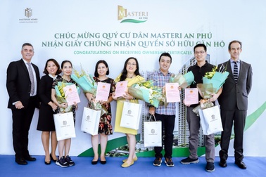 Masterise Homes trao sổ hồng cho cư dân Masteri An Phú và M-One Nam Sài Gòn