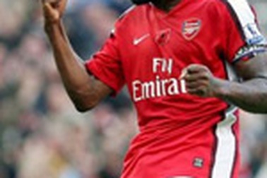 Bị Arsenal “ruồng bỏ”, Gallas quay lại “bêu xấu” Chelsea