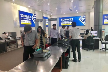 "Cầm nhầm" ví ở Tân Sơn Nhất, bị vịn lại ở sân bay Thọ Xuân