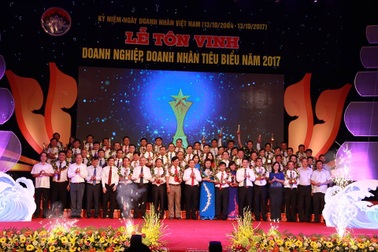 Hà Tĩnh tôn vinh 55 doanh nghiệp, doanh nhân tiêu biểu năm 2017