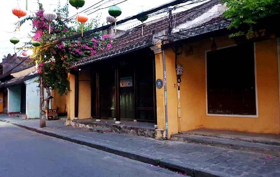 Hội An yêu cầu các hàng, quán phục vụ lượt khách không quá 30 người - 2 Hội An yêu cầu các hàng, quán phục vụ lượt khách không quá 30 người - 2