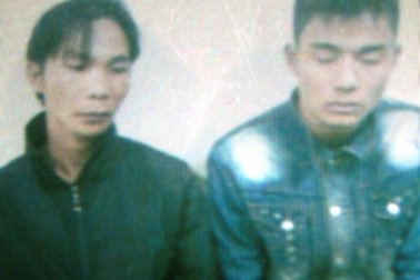 Hà Nội: CSCĐ bắt nóng hai tên trộm trong đêm mưa gió