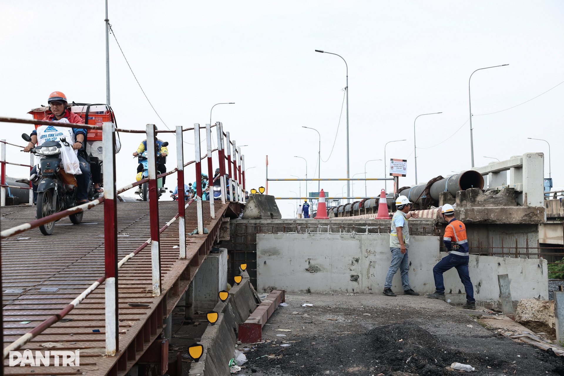 Thần đèn đã hoàn thành nâng cầu Bình Phước 1 ở TPHCM thêm 1,25m - 3