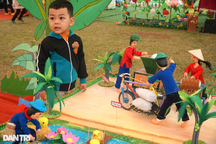 Giáo viên trổ tài biến phế thải thành dụng cụ học tập