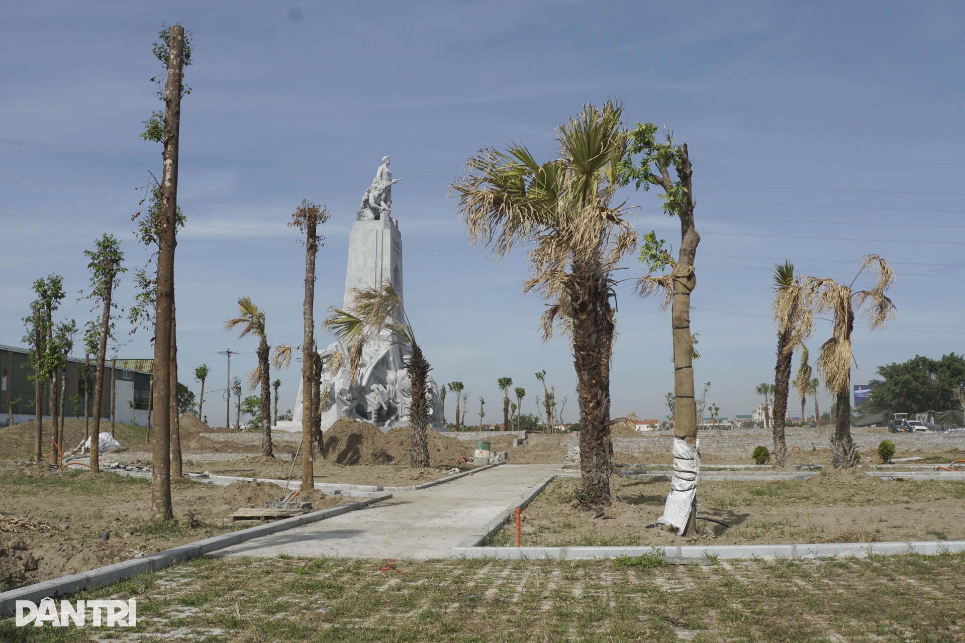 Tượng đài Tiếng sấm đường 5 trước ngày hoàn thành - 8 Tượng đài Tiếng sấm đường 5 trước ngày hoàn thành - 8