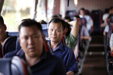 Cán bộ mừng vì được "ra biển lớn", chấp nhận ở trọ để tiết kiệm thời gian