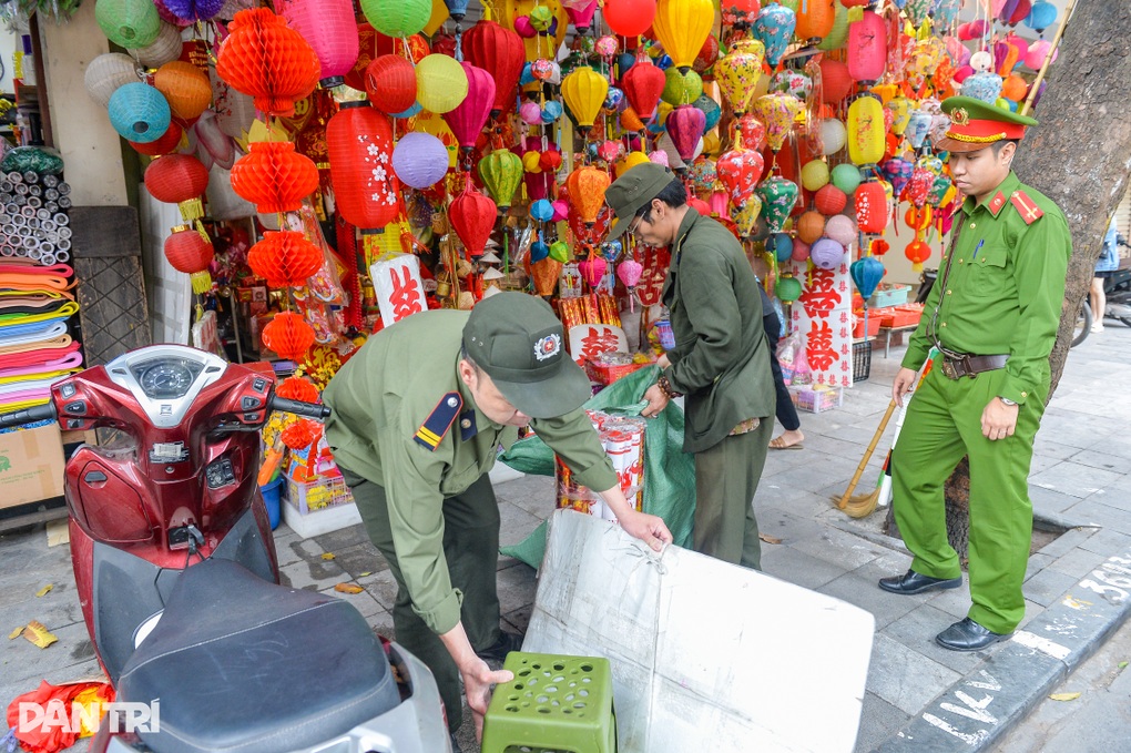 Hà Nội sẽ lập khu bán hàng rong tập trung? - 1 Hà Nội sẽ lập khu bán hàng rong tập trung? - 1