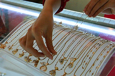 Vàng đứng giá, USD giảm 50 VND