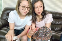 “Con rơi” Thành Long báo cảnh sát vì bị mẹ “bạo hành bằng lời nói”