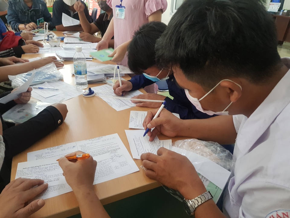 Covid-19 khiến hàng ngàn lao động ở Khánh Hòa mất việc - 3 Covid-19 khiến hàng ngàn lao động ở Khánh Hòa mất việc - 3