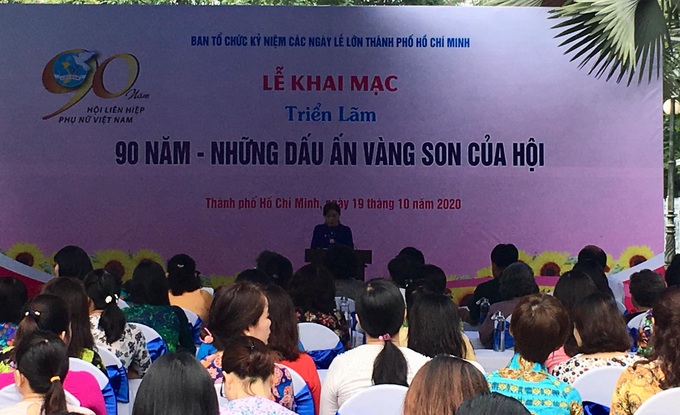 TP. HCM: Triển lãm ảnh "Những dấu ấn vàng son" của Hội LHPN Phụ nữ - Ảnh 1. TP. HCM: Triển lãm ảnh "Những dấu ấn vàng son" của Hội LHPN Phụ nữ - Ảnh 1.