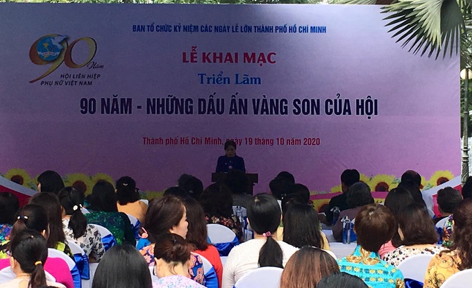 TP. HCM: Triển lãm ảnh &quot;Những dấu ấn vàng son&quot; của Hội LHPN Phụ nữ - Ảnh 1.