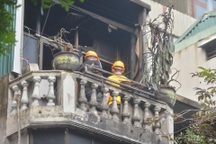 Vụ cháy trên phố cổ: Nhà nhiều lối thoát hiểm nhưng 4 người vẫn tử vong