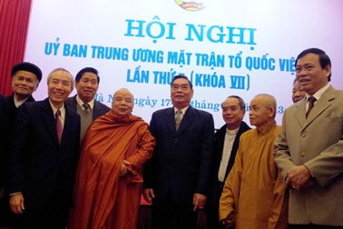 Mặt trận có quyền yêu cầu Đảng thông tin về cán bộ thoái hóa