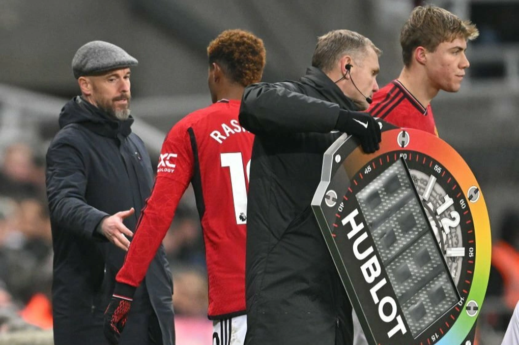 HLV Ten Hag khẳng định cầu thủ Man Utd không làm phản - 2 HLV Ten Hag khẳng định cầu thủ Man Utd không làm phản - 2