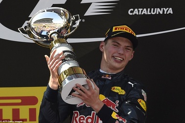 Chiến thắng lịch sử của Max Verstappen, Mercedes “tự bắn vào chân mình”