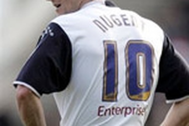 ĐT Anh buộc phải cho vời tiền đạo đội hạng Nhất